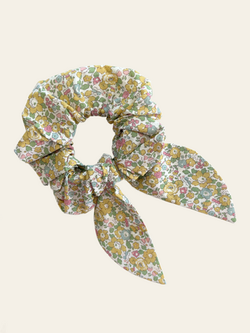 Bow Scrunchie in  Liberty 'Betsy Ann' Print